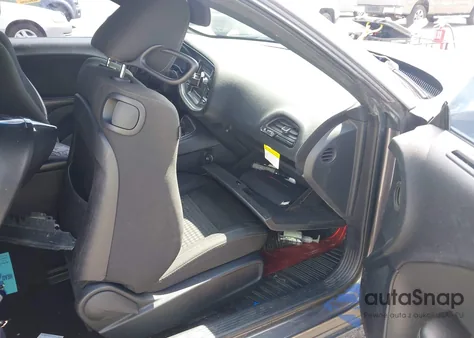 2018 Dodge Challenger Sxt z USA, uszkodzony, nr VIN 2C3CDZAG3JH149828